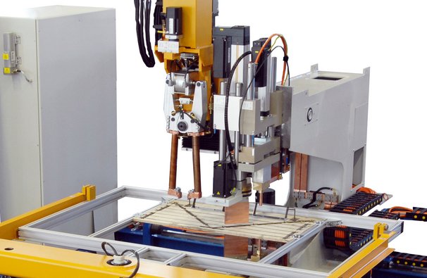 Sistema POSIWELD CNC para la soldadura de productos de alambre en  general en 2 o 3 dimensiones